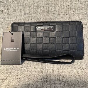 London Fog BNWT Black Checkered Wristlet/Wallet